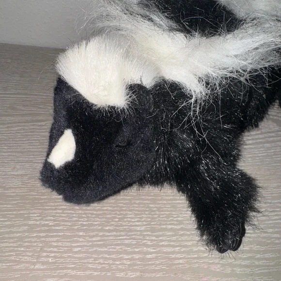 Folkmanis Folktails Plush Skunk Hand Puppet Stuffed Animal - Picture 3 of 6